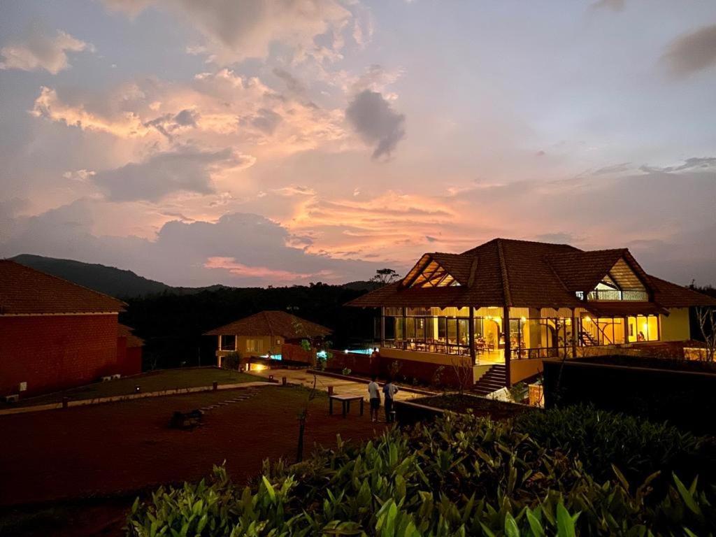 Machaan Plantation Resort, Саклешпур Экстерьер фото