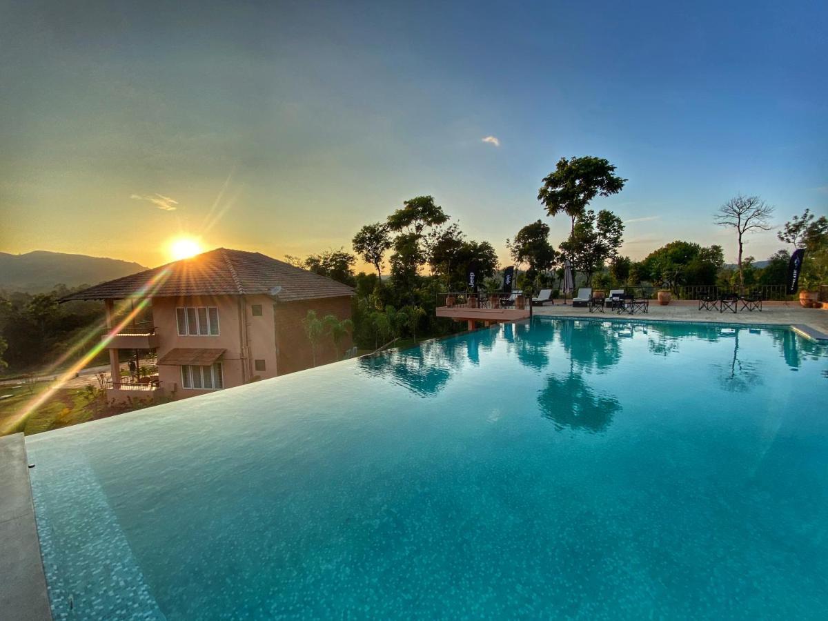 Machaan Plantation Resort, Саклешпур Экстерьер фото